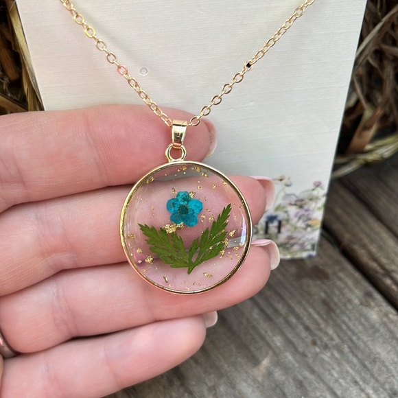 Handmade Birth Month Flower Necklace: March: Daffodil and Jonquil - Picture 5 of 12